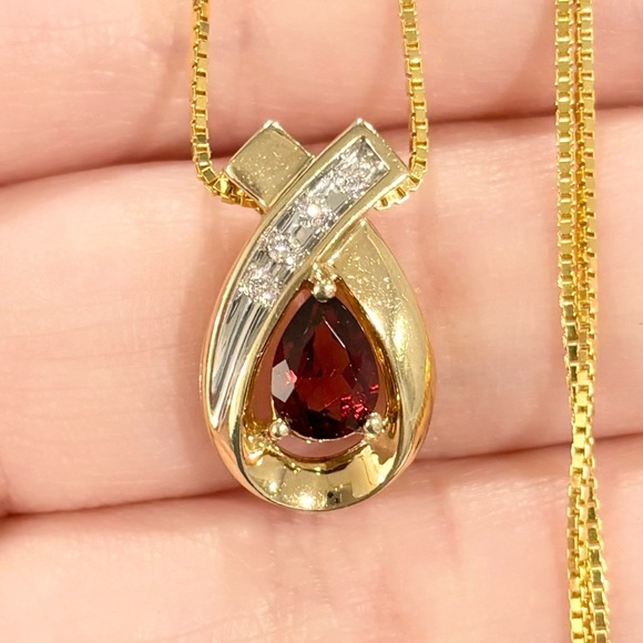 Jewelry - 14K Garnet Diamond 0.75 Carat regal red teardrop white yellow gold pendant